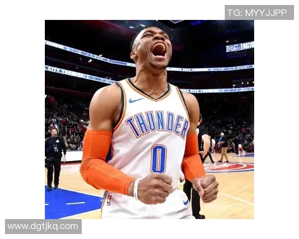 拉塞尔威斯布鲁克的篮球传奇之路与个人成长故事探讨